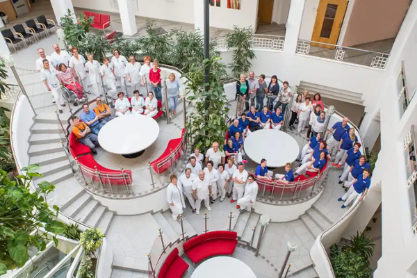 Reha-Team: Personal der Klinik, Gruppenfoto Reha-Team: Personal der Klinik, Gruppenfoto