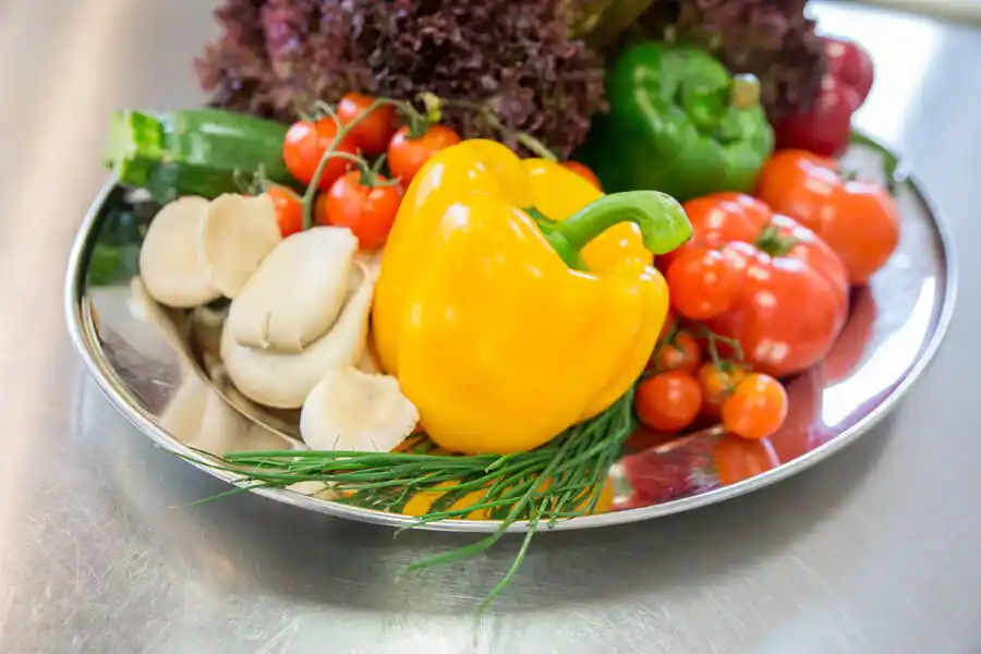 Reha - Ernährung bei Rheuma: Gemüseteller Reha - Ernährung bei Rheuma: Gemüseteller