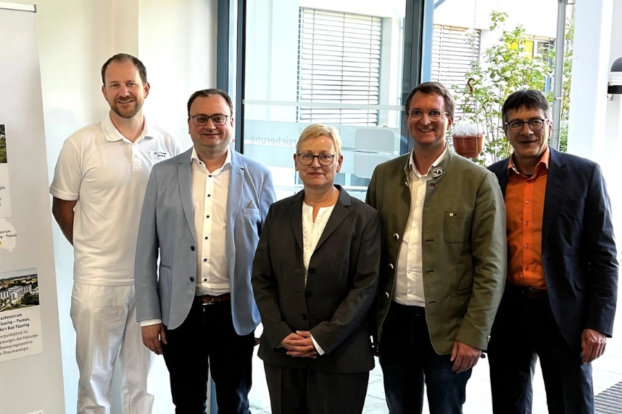 MdL Meyer zum Blick hinter die Kulissen im Rehafachzentrum am Standort Bad Füssing MdL Meyer zum Blick hinter die Kulissen im Rehafachzentrum am Standort Bad Füssing